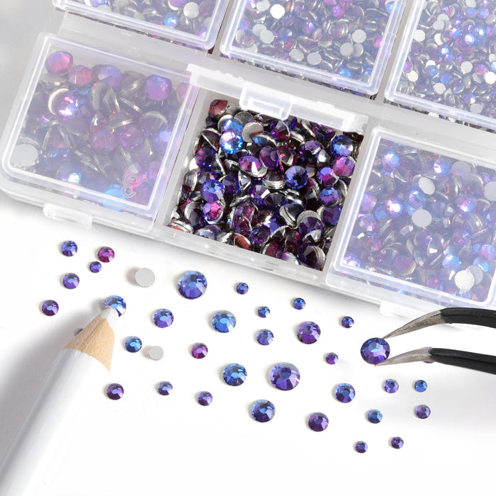 Beadsland 4300 piezas de diamantes de imitación con reverso plano, gemas para uñas, diamantes de imitación de cristal redondos para manualidades, mezcla de 6 tamaños con pinzas para recoger y kit de lápiz de cera, terciopelo morado