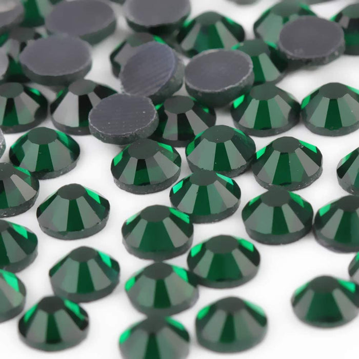 Beadsland Kristall-Hotfix-Strass, maschinengeschliffener Stein – Smaragd