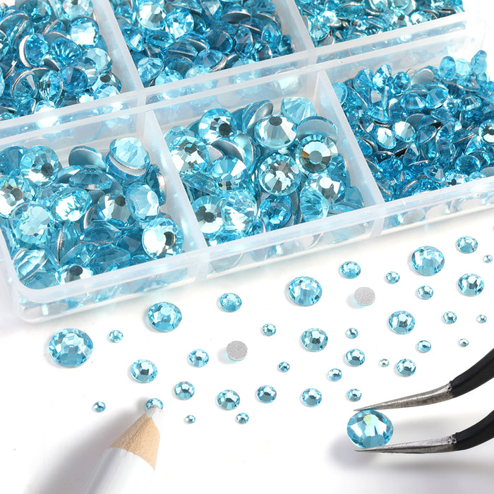 Beadsland 8300 piezas de diamantes de imitación con reverso plano, gemas para uñas, diamantes de imitación de cristal redondos para manualidades, 10 tamaños mezclados con lápiz de cera y kit de pinzas, SS3-SS30-Aquamarine