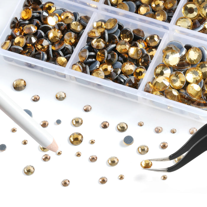 6736 piezas de diamantes de imitación Hotfix para manualidades, ropa, mezcla de 5 tamaños, cristales Hotfix con pinzas y kit de lápiz de cera, SS6-SS30- ltcoloradotopaz