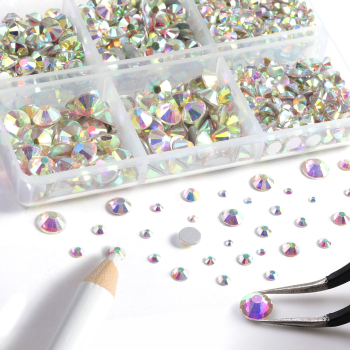 Beadsland 8300 piezas de diamantes de imitación con reverso plano, gemas para uñas, diamantes de imitación de cristal redondos para manualidades, 10 tamaños mezclados con lápiz de cera y kit de pinzas, SS3-SS30 - Crystal AB