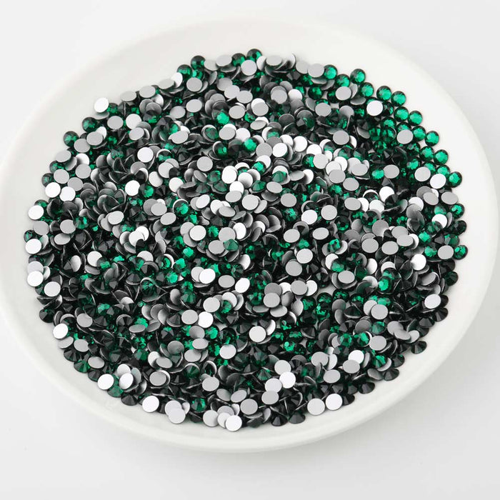 Beadsland Kristall-Strasssteine ​​mit flacher Rückseite, runde Edelsteine ​​für Nagelkunst und Bastelarbeiten, Klebefixierung – Smaragd