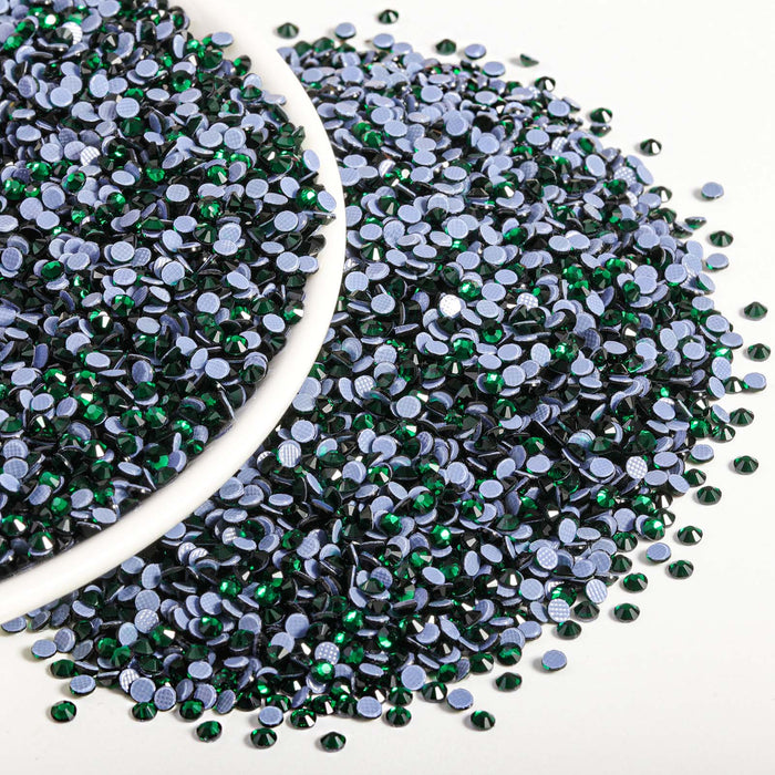 Beadsland Hotfix Rhinestones Bulk, 14400pcs Hot Fix Rhinestones para manualidades Ropa Decoración DIY, SS10-SS30-Emerald