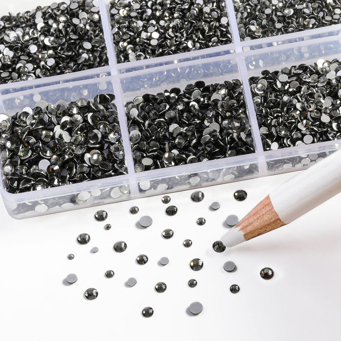 Beadsland 7200 piezas de diamantes de imitación con reverso plano, gemas para uñas, diamantes de imitación de cristal redondos para manualidades, 6 tamaños mezclados con kit de lápiz de cera, SS3-SS10- Black Diamond