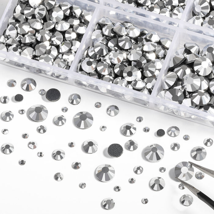 6736 piezas de diamantes de imitación Hotfix para manualidades ropa mezclada en 5 tamaños, cristales Hotfix con pinzas y kit de lápiz de cera, SS6-SS30- hematita plateada