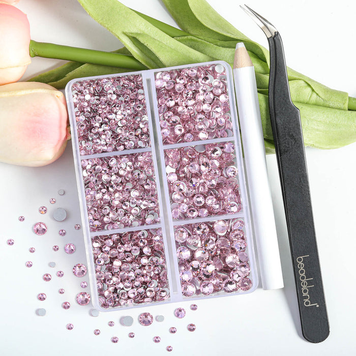 Beadsland 4300 piezas de diamantes de imitación con reverso plano, gemas para uñas, diamantes de imitación de cristal redondos para manualidades, mezcla de 6 tamaños con pinzas para recoger y kit de lápiz de cera, color rosa claro
